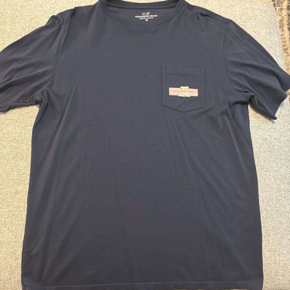 Vineyard Vines Martha’s Vineyard Navy Men’s Tshirt Size Medium